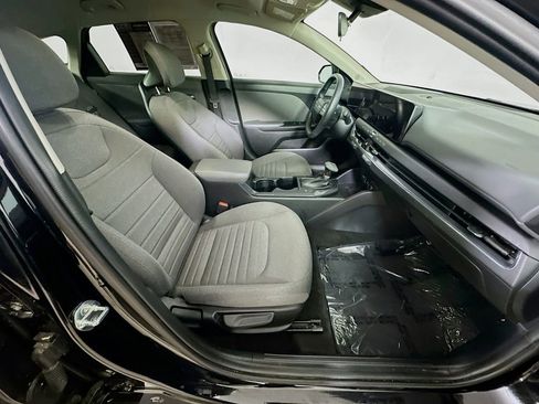 Used 2025 Kia K4 EX image 12