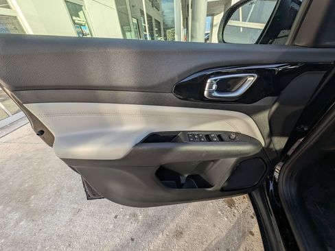 New 2026 Jeep Compass Limited image 33