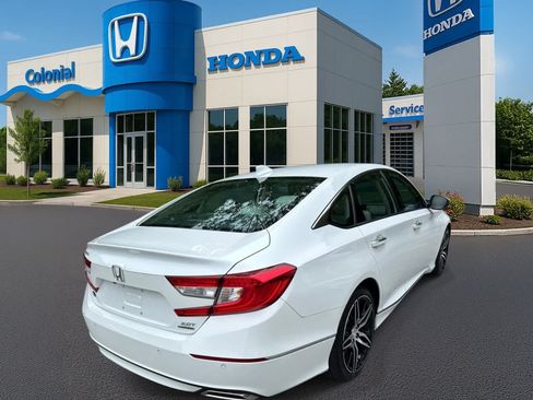 Used 2022 Honda Accord Touring image 6