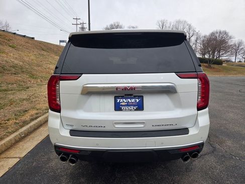 Used 2024 GMC Yukon XL Denali w/ Advanced Technology Package image 4