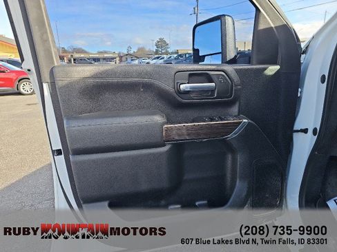 Used 2020 Chevrolet Silverado 2500 LT w/ Convenience Package image 10