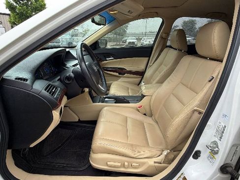 Used 2011 Honda Crosstour EX-L image 16