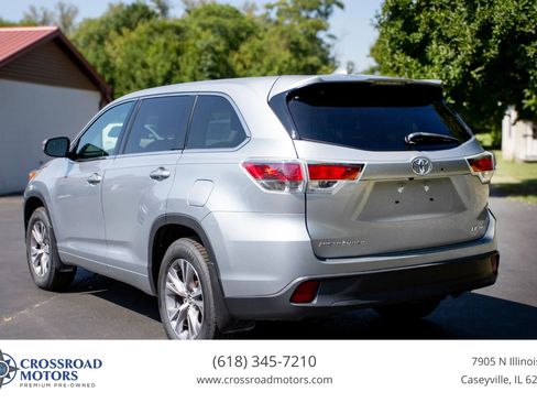 Used 2016 Toyota Highlander Plus AWD/4WD image 3