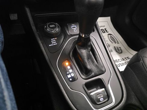 Used 2021 Jeep Cherokee Latitude Lux w/ Sun & Sound Group AWD/4WD image 19