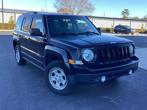 Used 2017 Jeep Patriot Sport w/ Power Value Group image 6