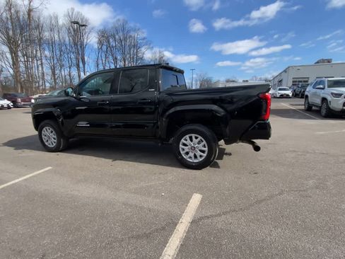 Certified 2025 Toyota Tacoma SR5 w/ SR5 Upgrade Package image 15
