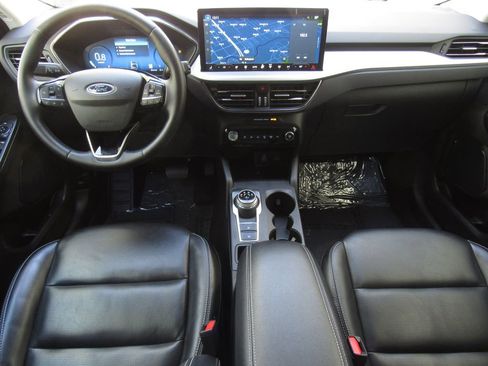 Used 2024 Ford Escape Platinum AWD/4WD image 31