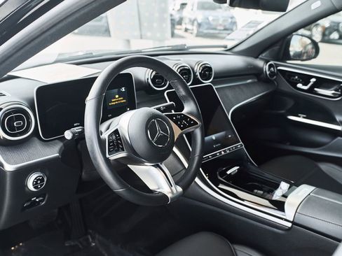 Used 2025 Mercedes-Benz C 300 4MATIC Sedan image 6