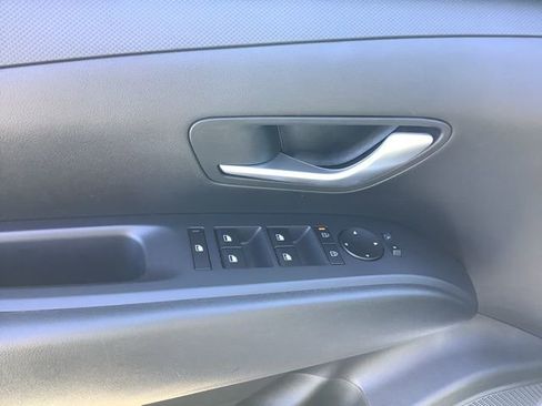 Certified 2025 Hyundai Santa Cruz SEL image 16