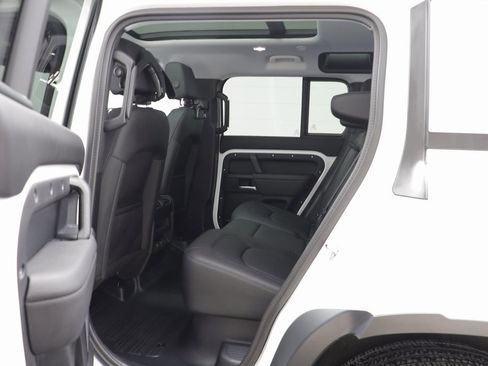 Used 2025 Land Rover Defender 110 S image 14