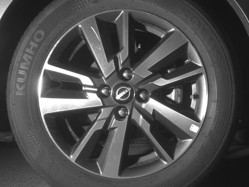 Used 2025 Nissan Versa SV FWD image 12