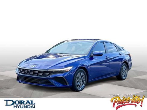 Used 2024 Hyundai Elantra SEL FWD image 1