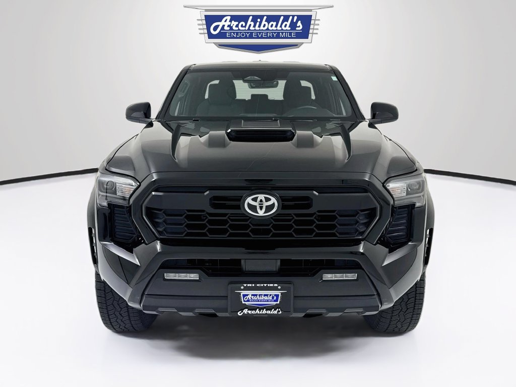 Used 2024 Toyota Tacoma TRD Sport AWD/4WD image 2