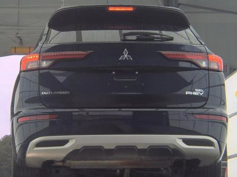 Used 2024 Mitsubishi Outlander SEL Black Edition image 6