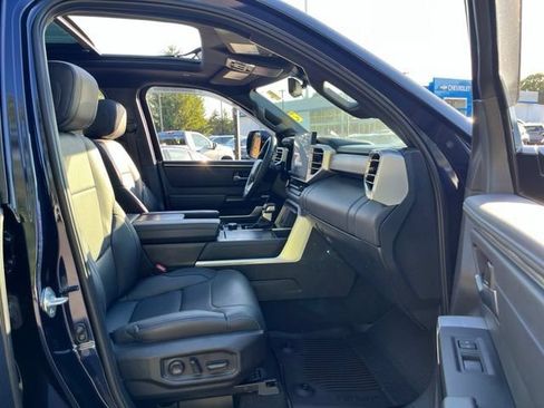 Used 2024 Toyota Tundra Platinum AWD/4WD image 23