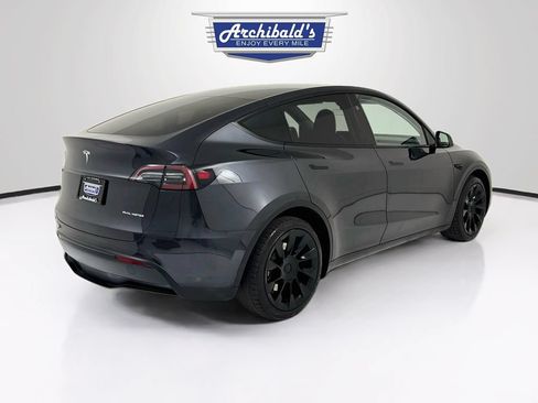 Used 2024 Tesla Model Y Long Range AWD/4WD image 7