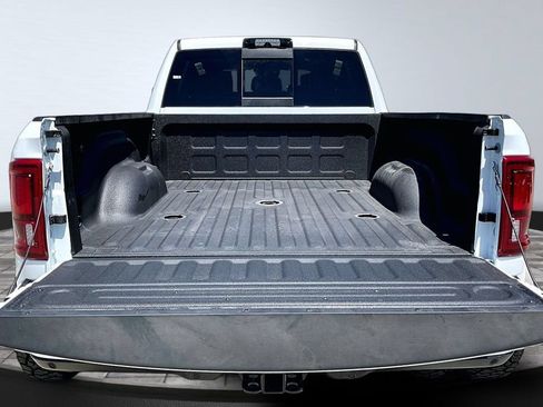 New 2026 RAM 3500 Laramie AWD/4WD image 25