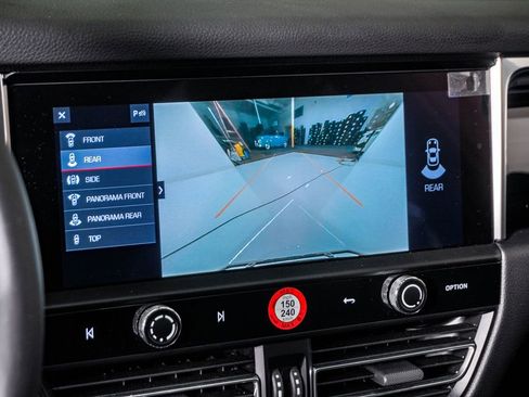 Certified 2026 Porsche Macan AWD/4WD image 23