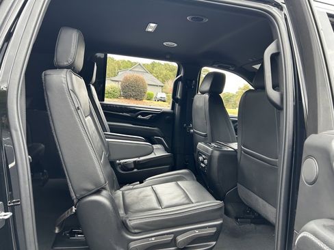 Used 2022 GMC Yukon XL Denali image 52