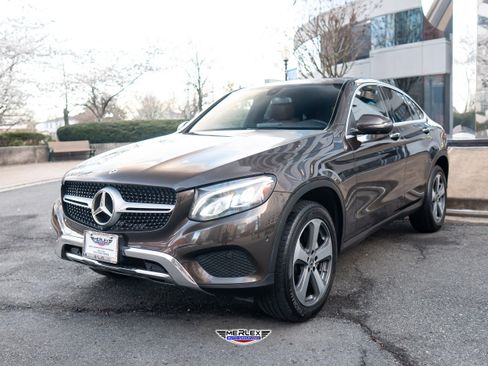 Used 2018 Mercedes-Benz GLC 300 4MATIC Coupe w/ Multimedia Package image 3