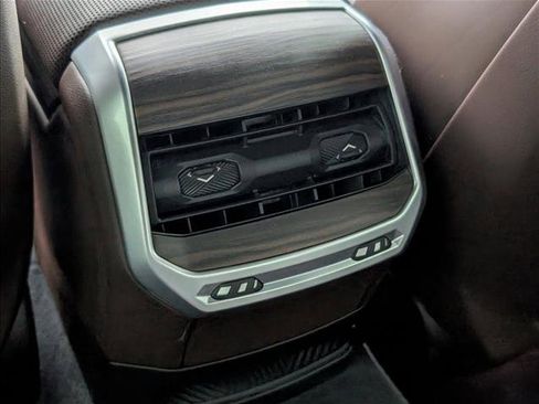 Used 2023 BMW 740i w/ Parking Assistance Package RWD image 18