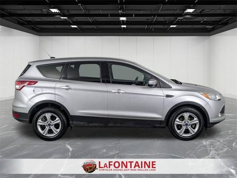 Used 2016 Ford Escape SE image 6