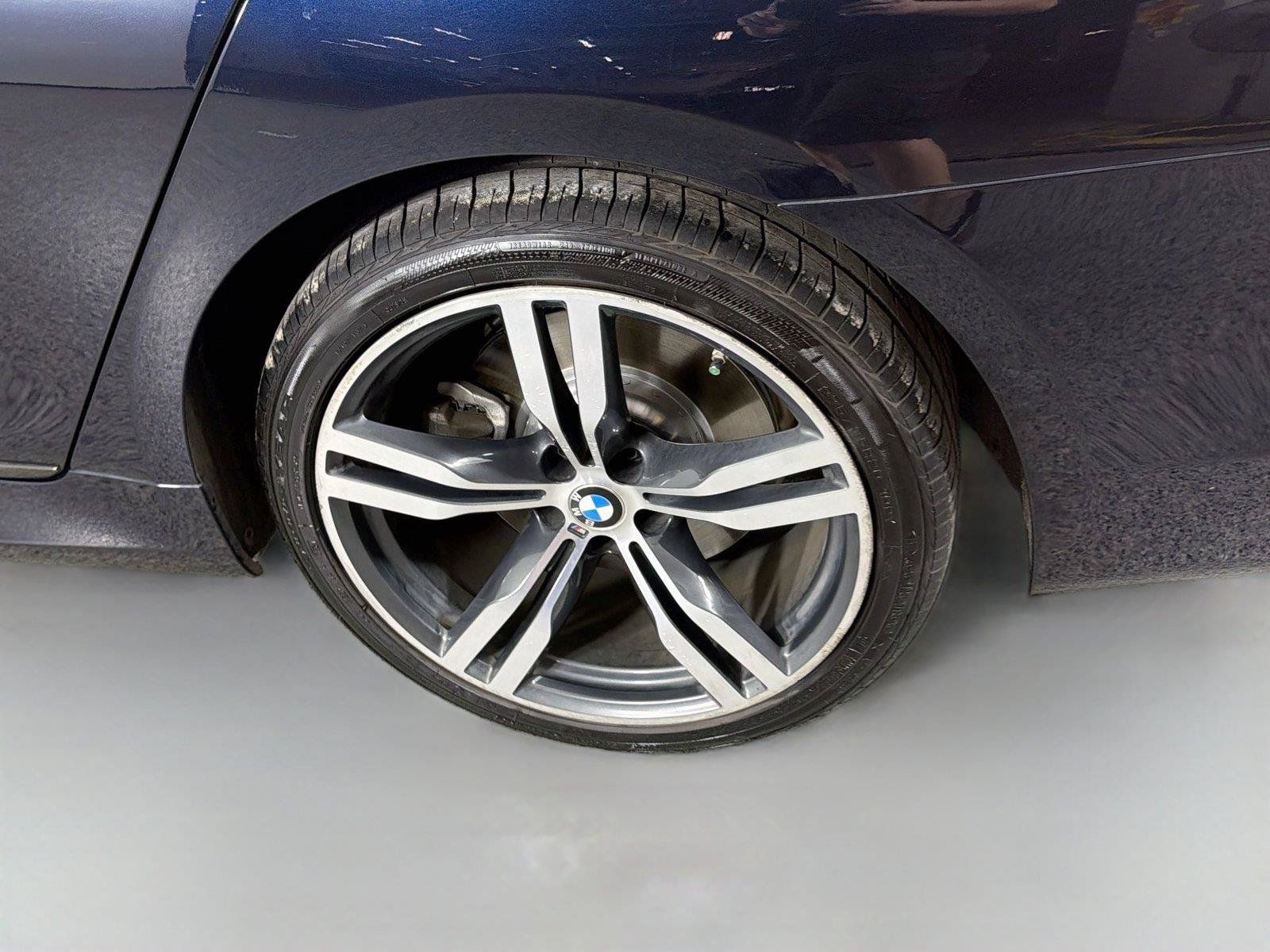 Used 2019 BMW 750i w/ M Sport Package RWD image 31