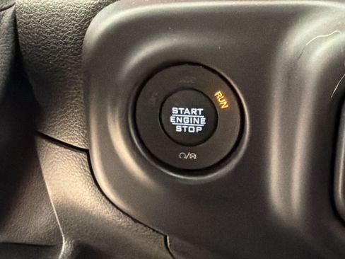 Used 2021 Jeep Wrangler Unlimited Rubicon w/ Cold Weather Group AWD/4WD image 16