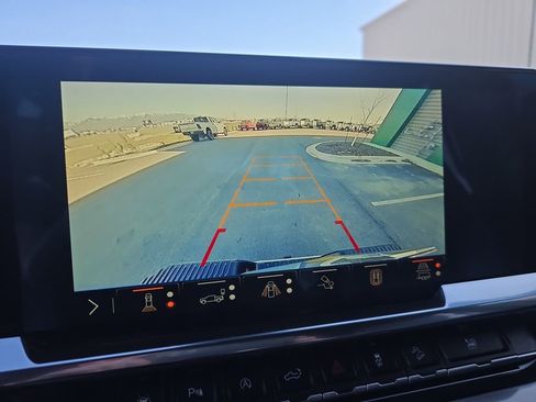 Used 2025 Chevrolet Silverado 1500 High Country w/ Technology Package image 16