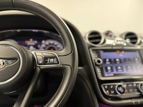 Used 2019 Bentley Bentayga AWD/4WD image 72