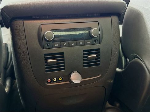 Used 2013 Chevrolet Avalanche LTZ image 26