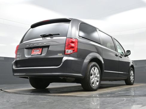 Used 2018 Dodge Grand Caravan SE w/ UConnect Hands-Free Group image 29