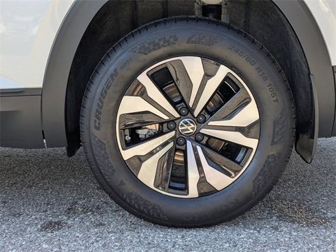 New 2026 Volkswagen Atlas SE image 11