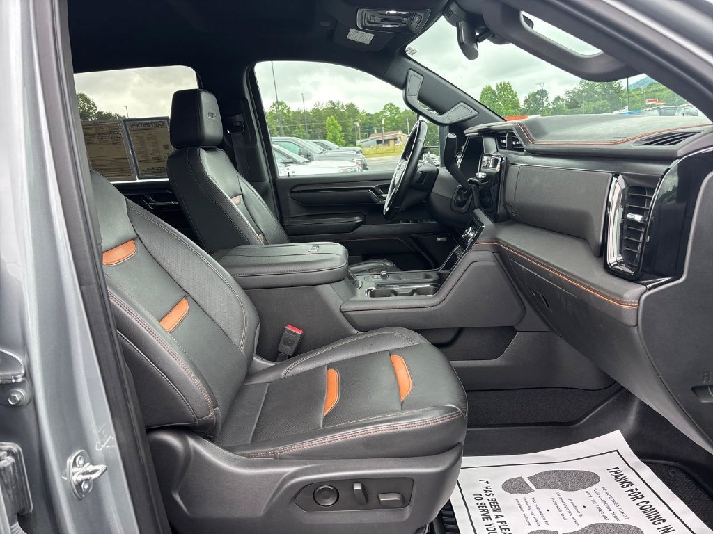 Used 2024 GMC Sierra 2500 AT4 w/ AT4 Preferred Package AWD/4WD image 14