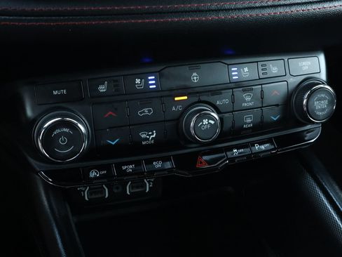 Used 2024 Dodge Durango GT AWD/4WD image 23