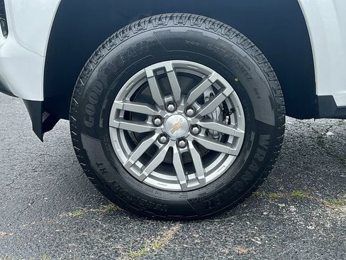 New 2025 Chevrolet Colorado LT w/ LT Convenience Package image 9