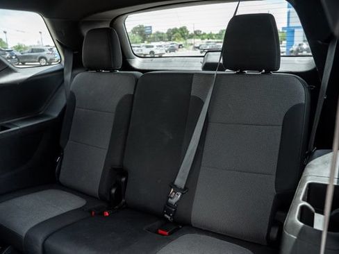 Used 2023 Chevrolet Traverse LT AWD/4WD image 34