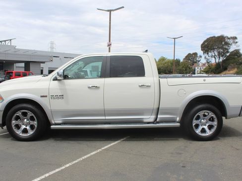 Used 2017 RAM 1500 Laramie w/ Convenience Group AWD/4WD image 2