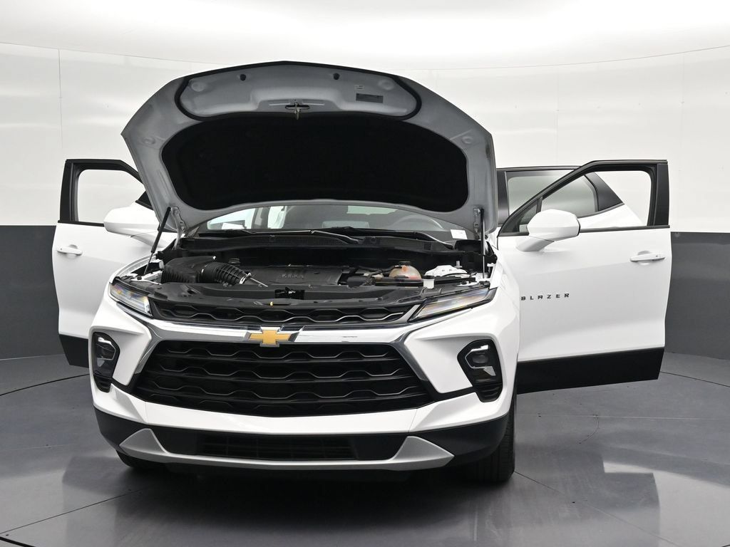 Used 2023 Chevrolet Blazer LT FWD image 37