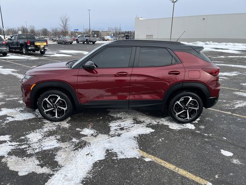 Used 2023 Chevrolet TrailBlazer RS w/ Sun and Liftgate Package image 3