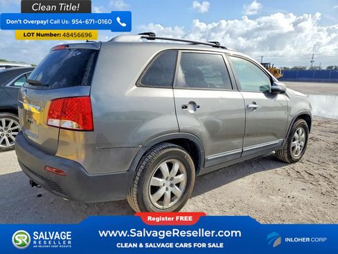 Used 2012 Kia Sorento LX w/ Convenience Pkg FWD image 4