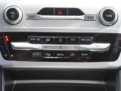 Used 2021 Ford Explorer XLT w/ Equipment Group 202A image 36