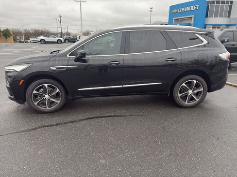 Used 2022 Buick Enclave Essence w/ Experience Buick Package image 4