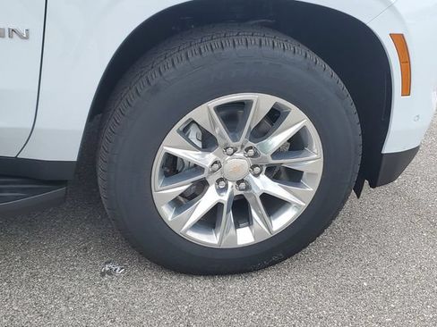 New 2026 Chevrolet Suburban Premier AWD/4WD image 6