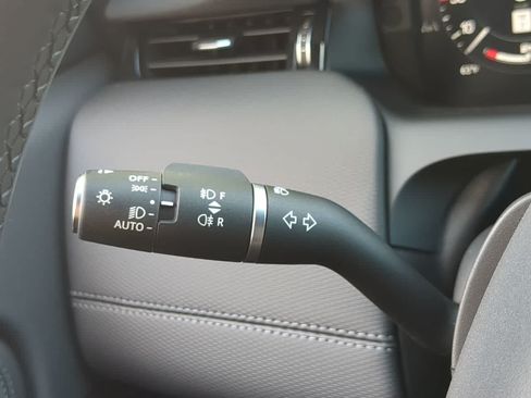 Certified 2025 Land Rover Discovery Sport Dynamic SE AWD/4WD image 28