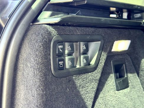 Used 2026 BMW X7 xDrive40i image 9