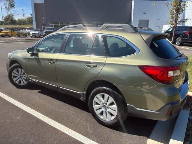 Used 2018 Subaru Outback 2.5i AWD/4WD image 5