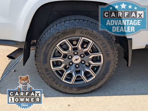 Used 2024 Chevrolet Colorado Z71 w/ Z71 Convenience Package 2 AWD/4WD image 4