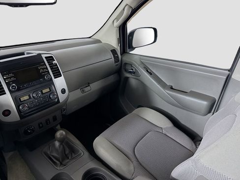 Used 2013 Nissan Frontier SV AWD/4WD image 16
