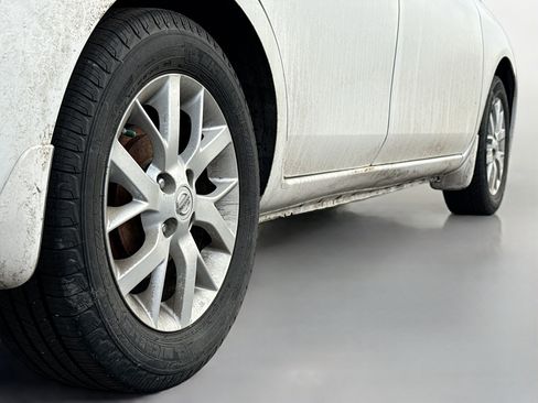 Used 2015 Nissan Versa SV w/ SV Appearance Package image 11